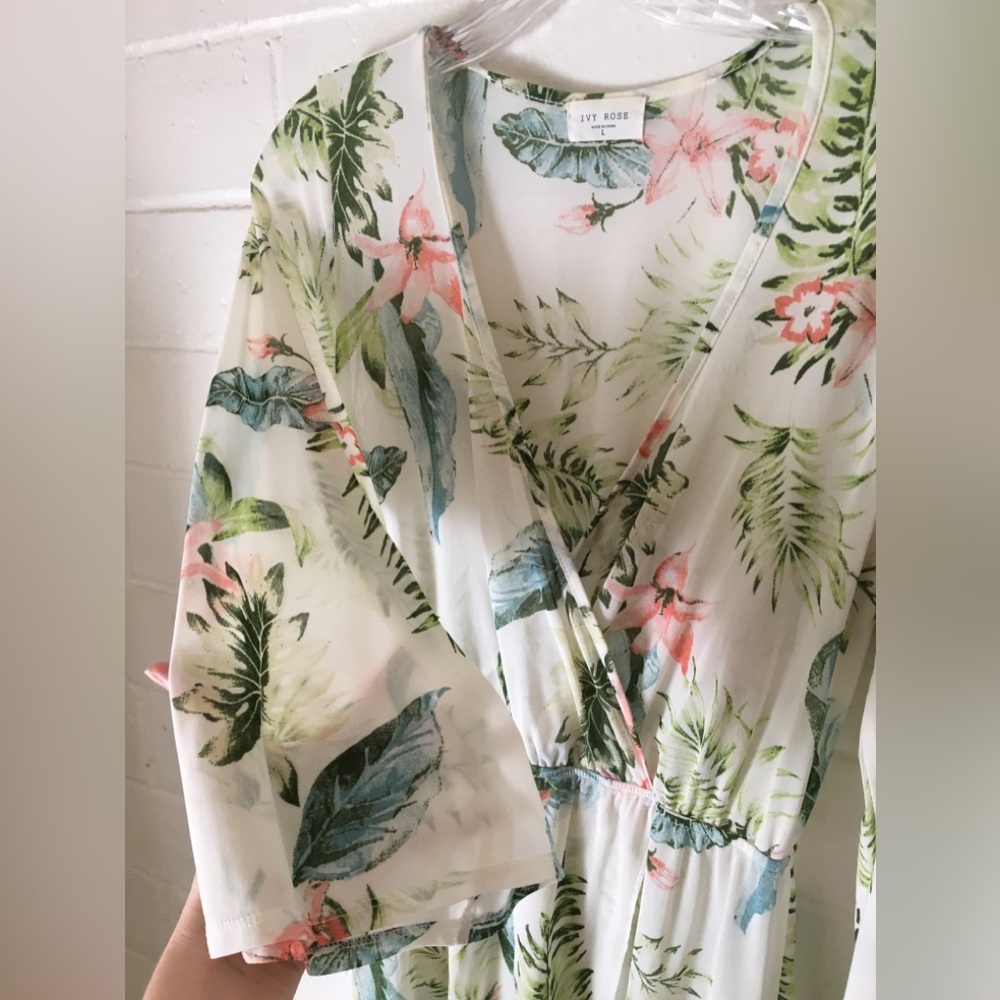 Ivy Rose Beautiful flowy sheer long dress ๐ผ๐ธ๐๐ชท๐ฟ - Picture 8 of 8